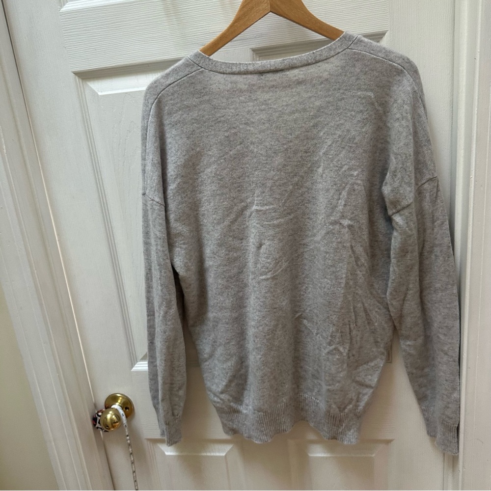 J. McLaughlin cashmere Light Gray V-Neck Button Cardigan sweater xl - Picture 7 of 7